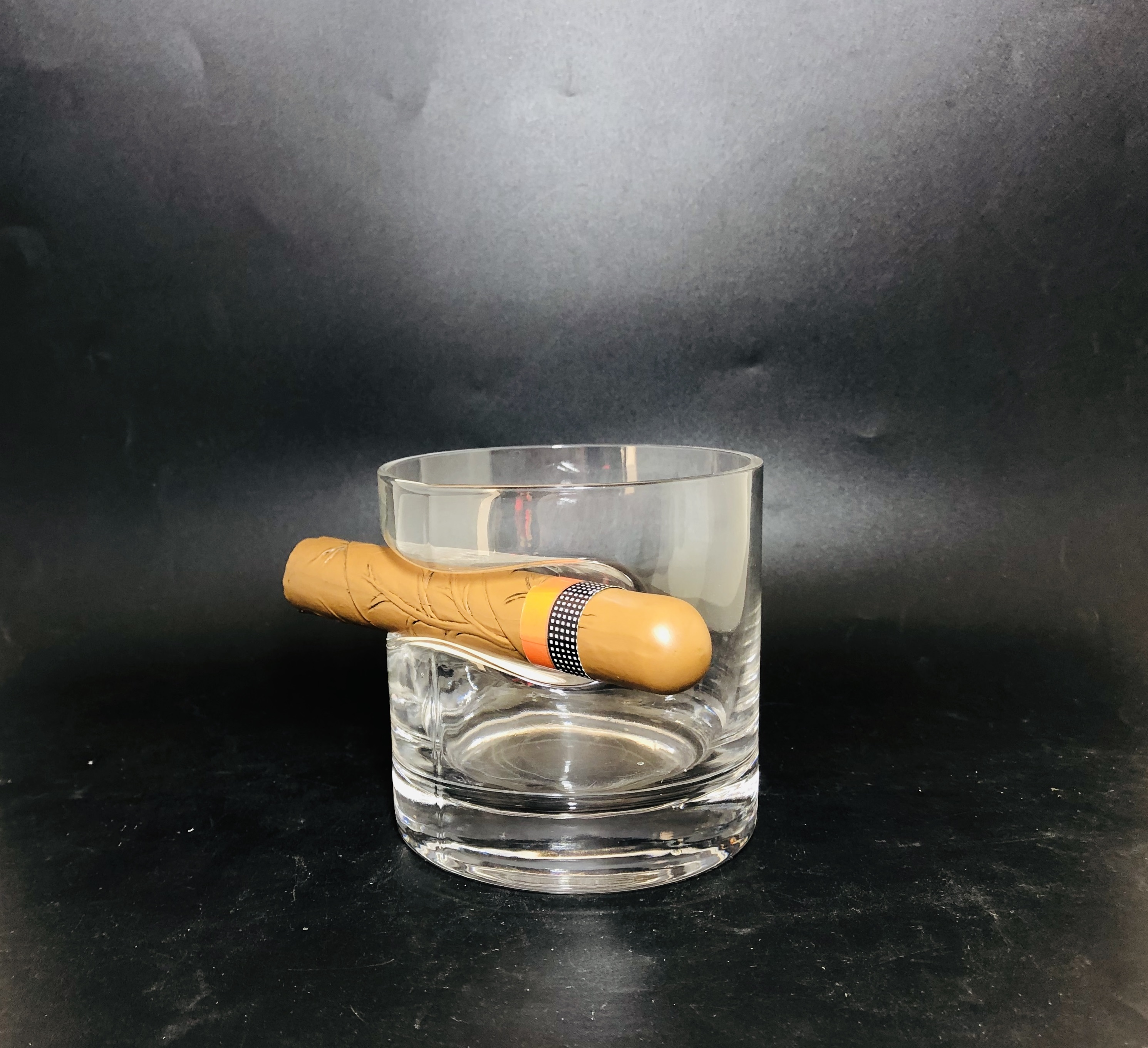 玻璃烈酒杯圆形雪茄杯