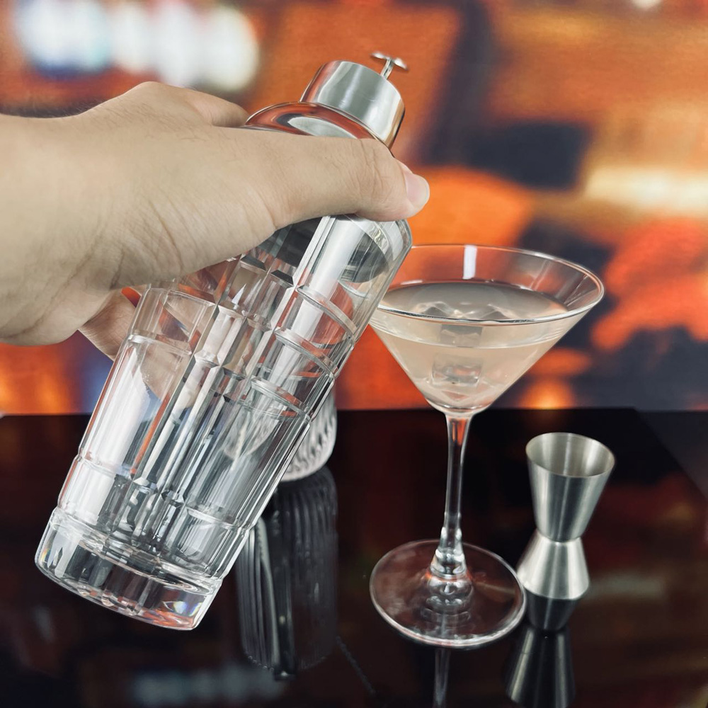 Custom Classic cocktail shaker CXW/1572