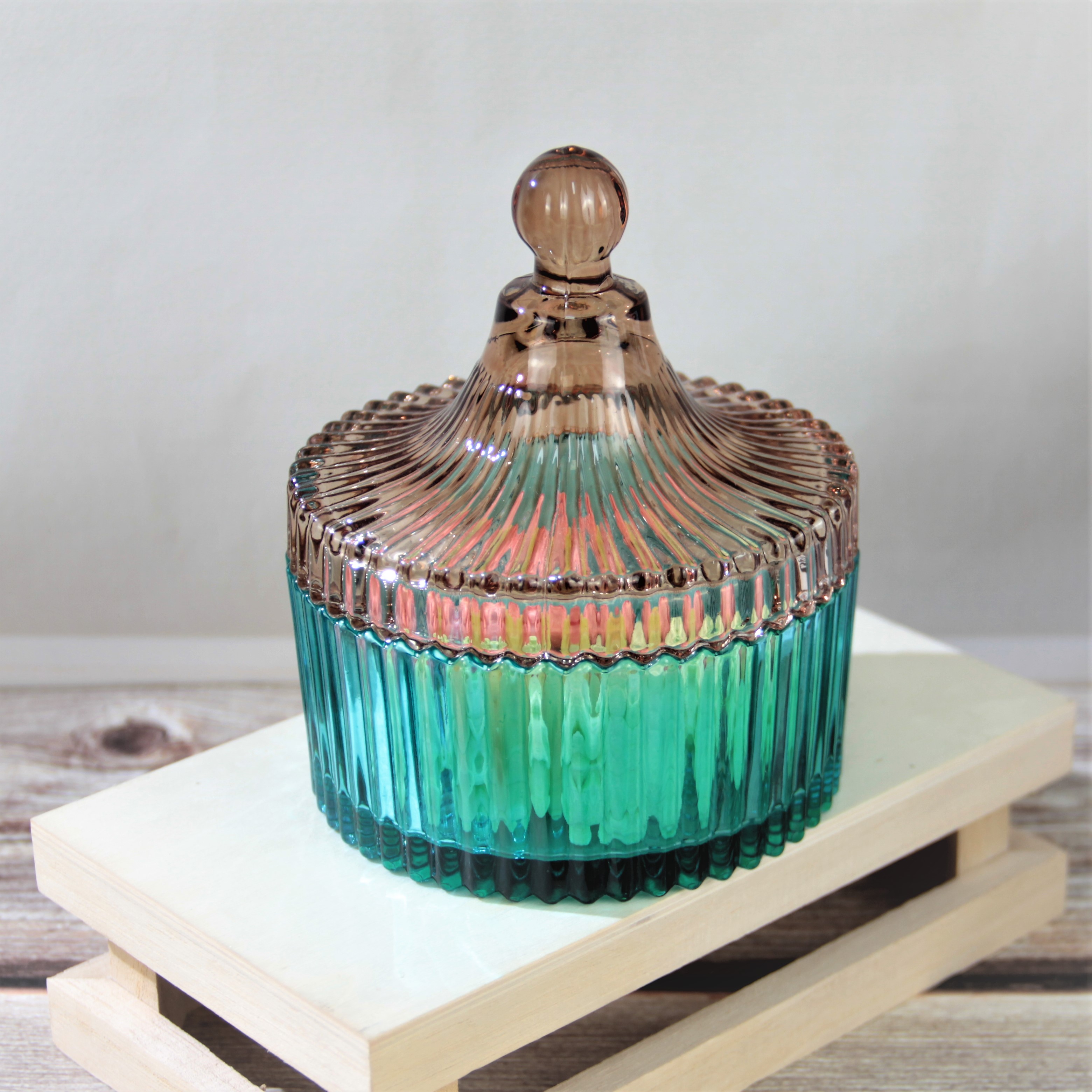 Colored vintage glass sweet cinnamon candy jar with lid GZ1822