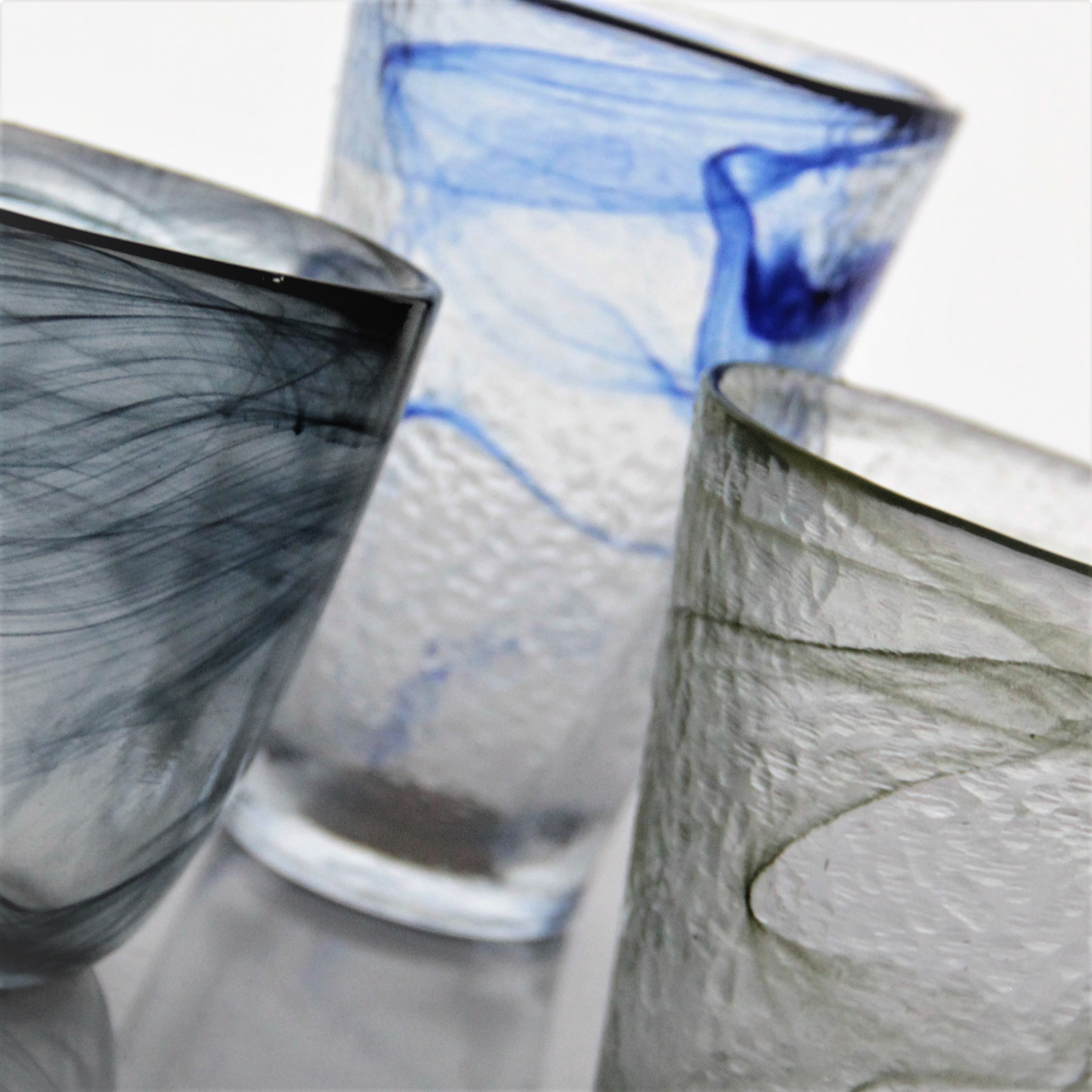 北欧晕色锤纹玻璃水杯	