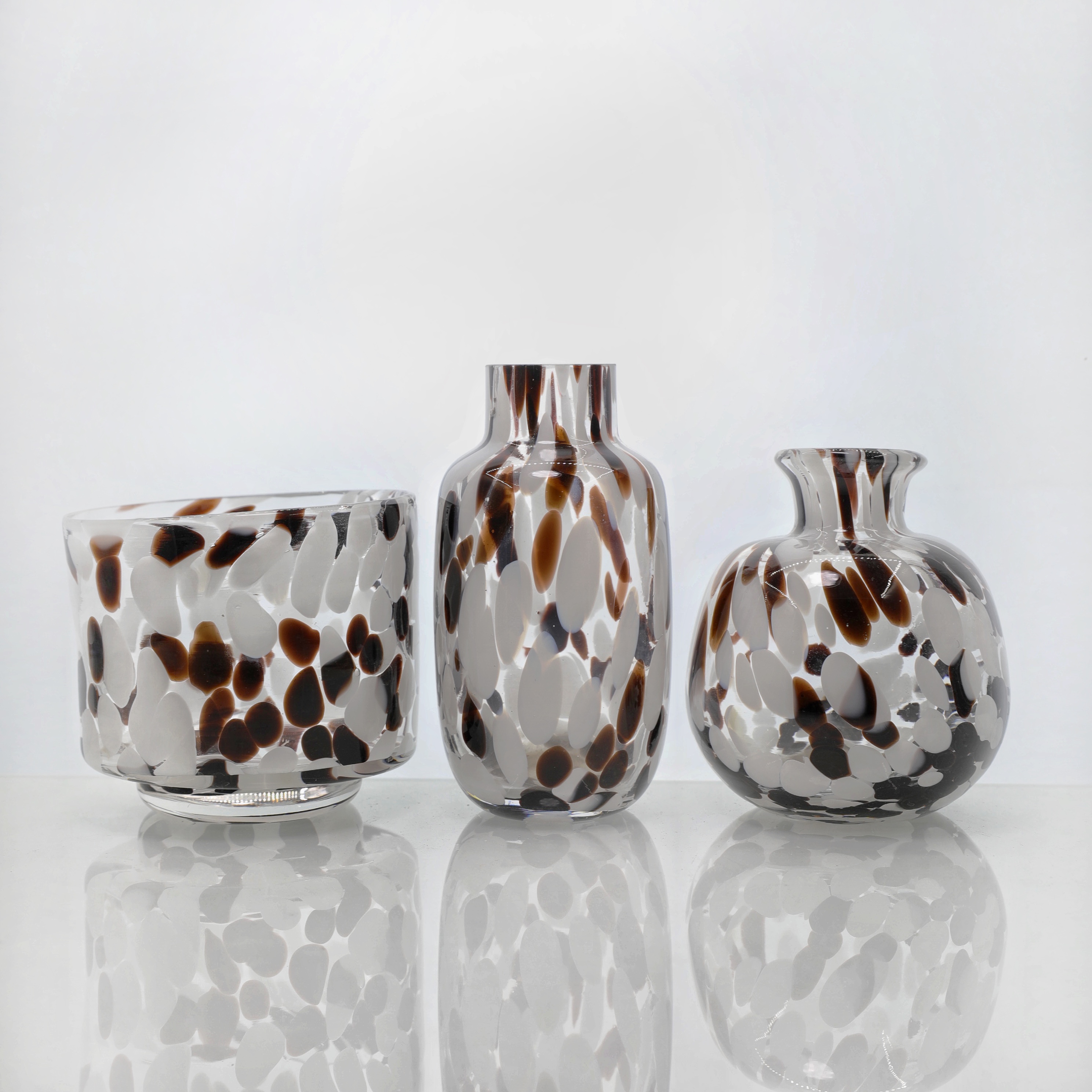 The Process and Application of Flow Glaze Effect on Glass Vases