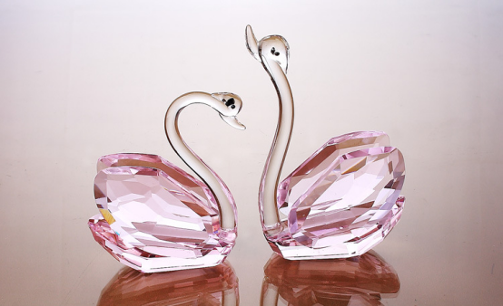 Crystal Swan Pendant for Jewelry.png