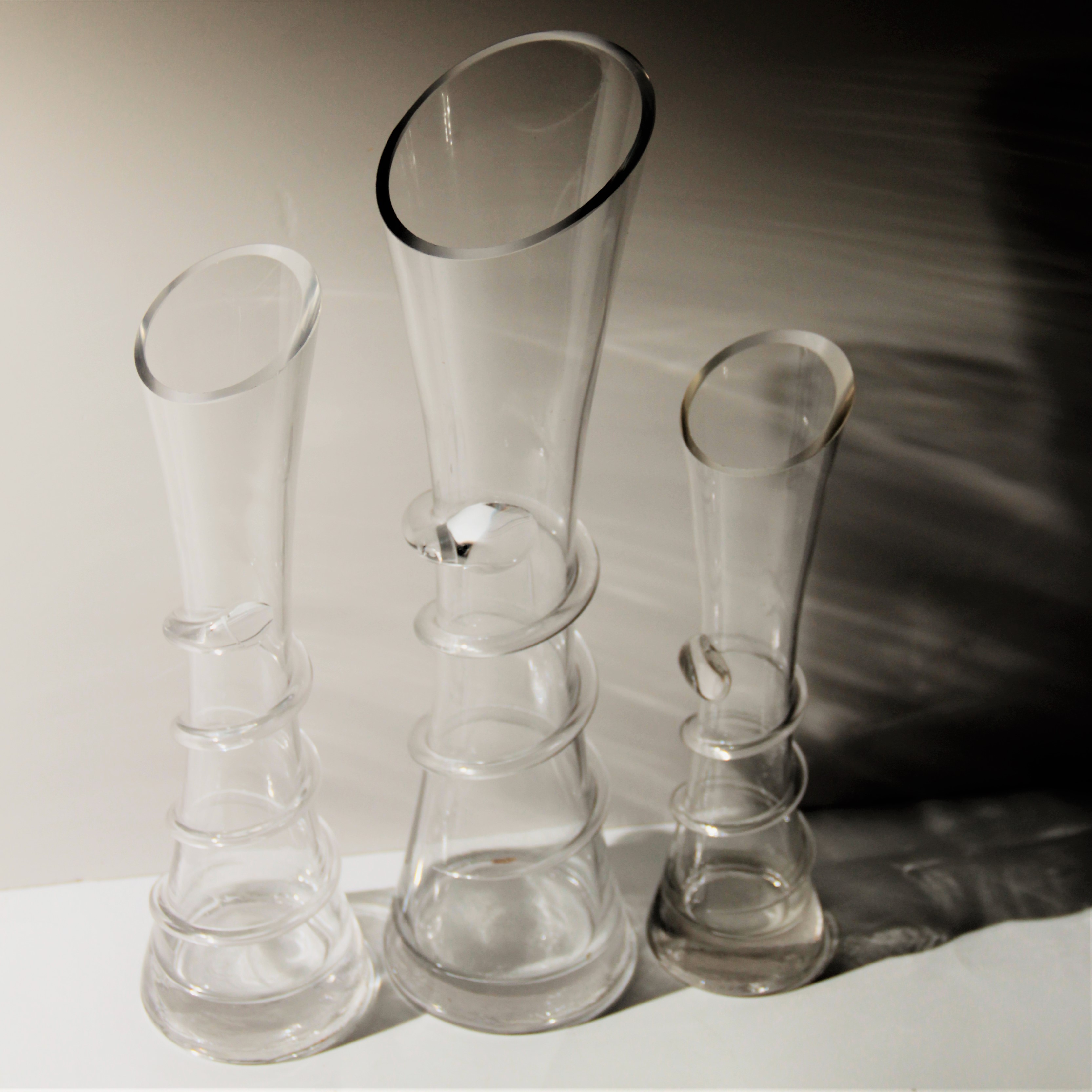 Transparent Small Flower Glass Vase with Wave Pattern HP448