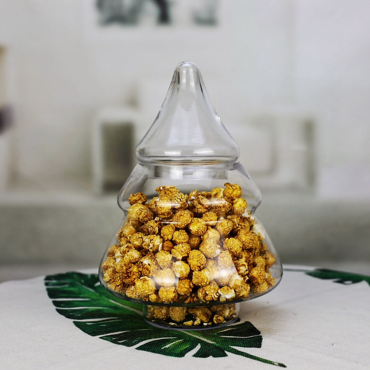 Christmas tree-shaped food storage container